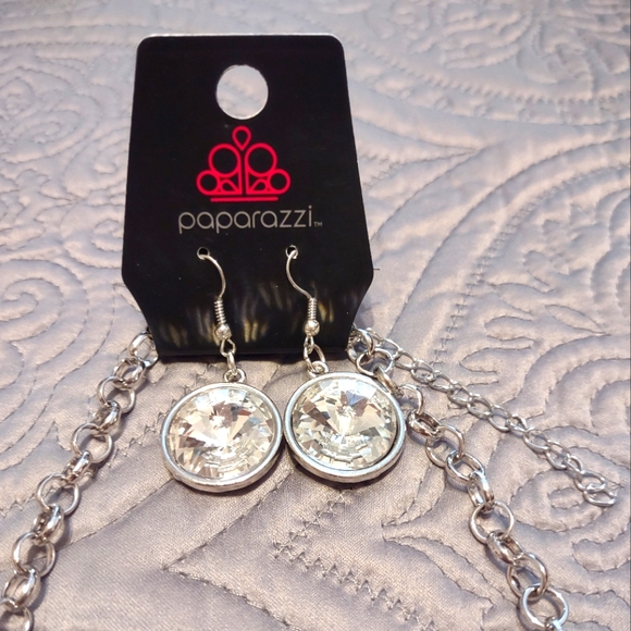 Necklace and Earrings Set. Chunky, rhinestone, fun and 👀 catching. - Picture 3 of 3